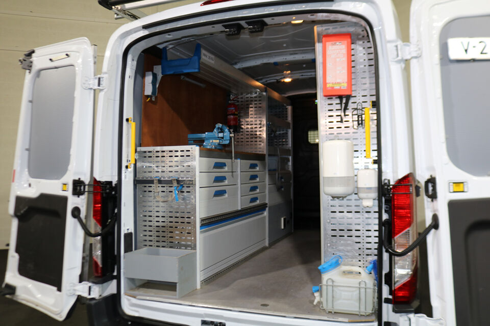 Ford Transit 2.0 TDci 130pk L2 H2 Airco Imperiaal Trap Trekhaak (2.8T) Inrichting