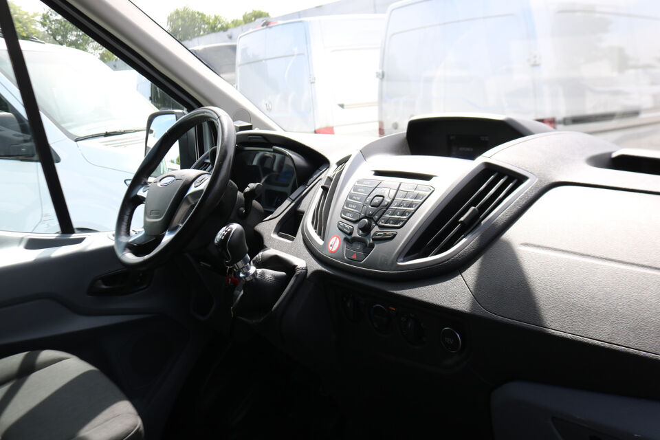 Ford Transit 2.0 TDci 130pk L2 H2 Airco Imperiaal Trap Trekhaak (2.8T) Inrichting