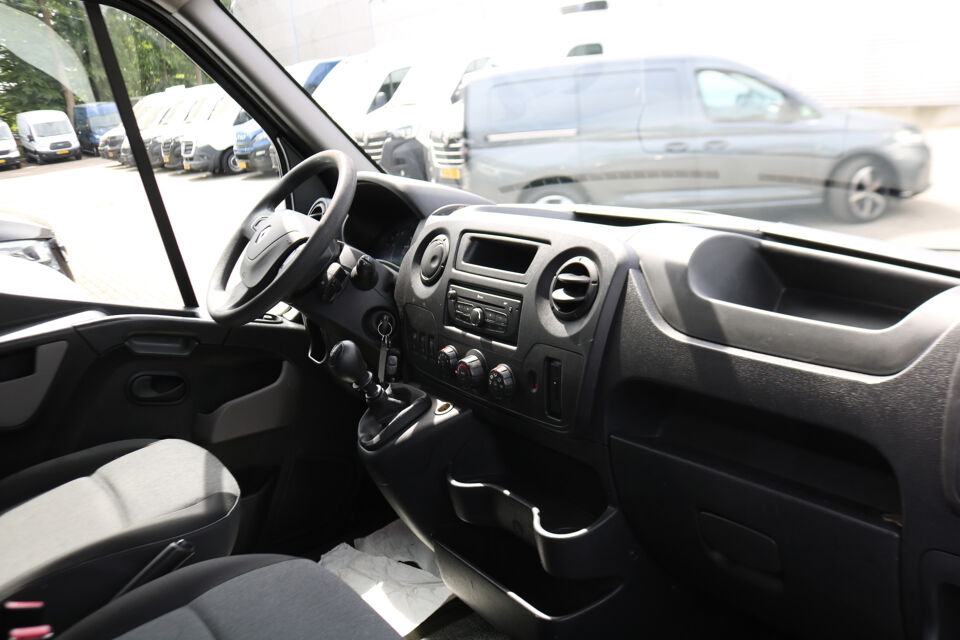 Renault Master 2.3 dCi 145pk L2 H2 Airco Navigatie Glasresteel