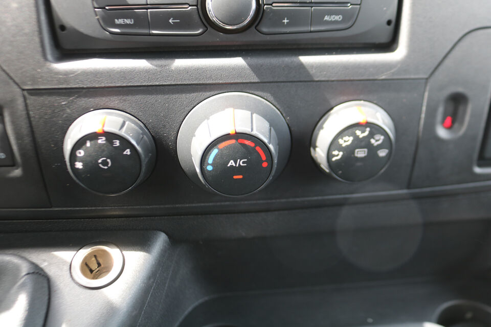 Renault Master 2.3 dCi 145pk L2 H2 Airco Navigatie Glasresteel