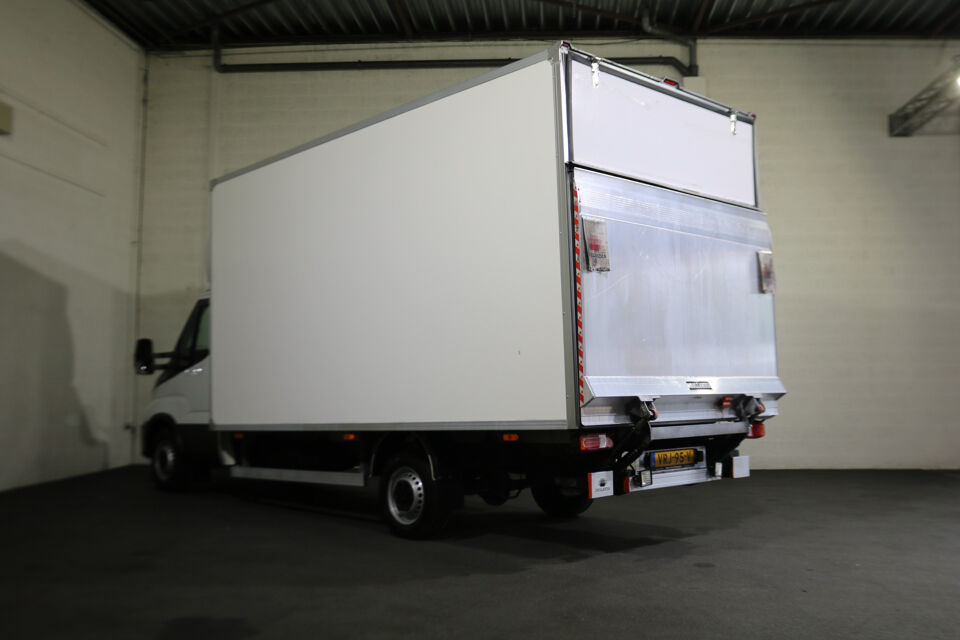 Iveco Daily 35S18 3.0 Automaat Bakwagen met Laadklep