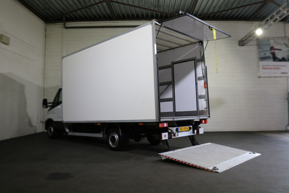 Iveco Daily 35S18 3.0 Automaat Bakwagen met Laadklep