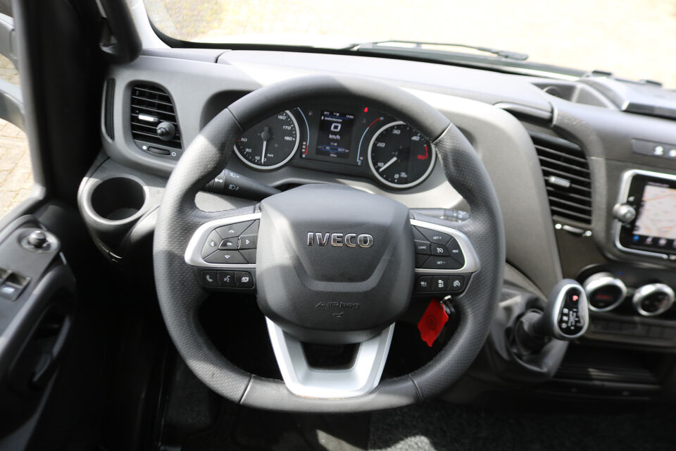 Iveco Daily 35S18 3.0 Automaat Bakwagen met Laadklep