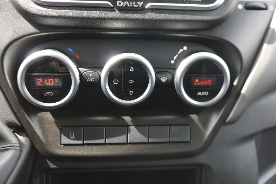 Iveco Daily 35S18 3.0 Automaat Bakwagen met Laadklep