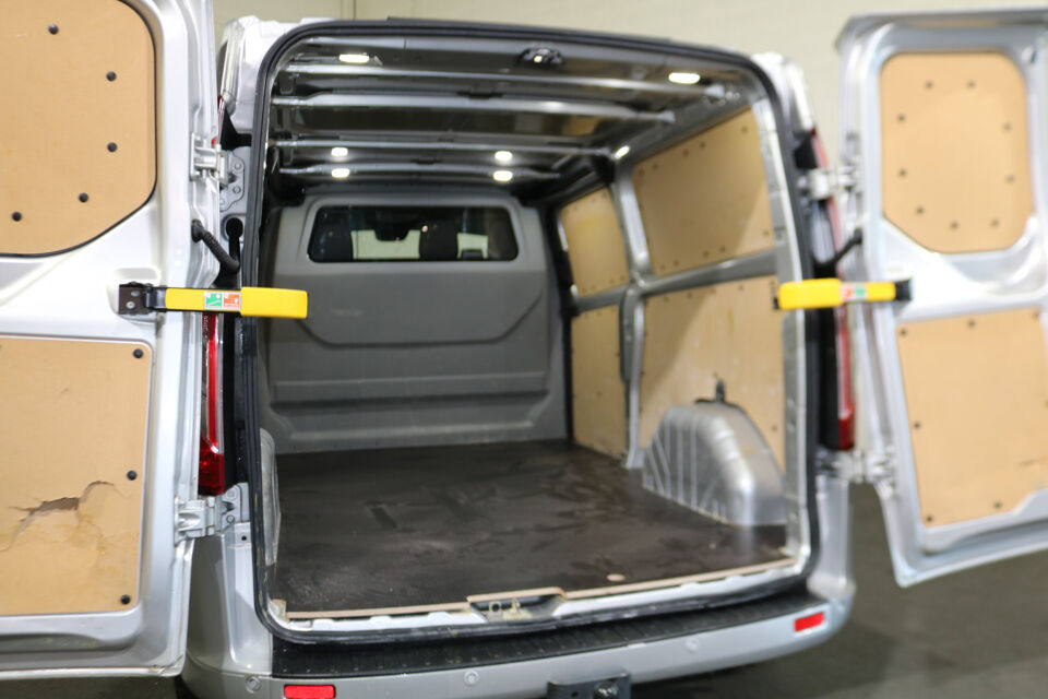 Ford Transit Custom 2.0 TDCI L2 H1 Sport Automaat Airco Navigatie Camera Trekhaak