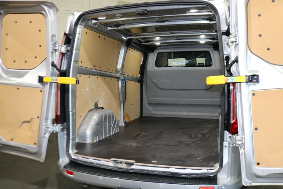 Ford Transit Custom 2.0 TDCI L2 H1 Sport Automaat Airco Navigatie Camera Trekhaak