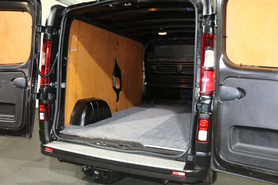 Renault Trafic 2.0 dCi 145pk L2 H1 Airco Imperiaal Trekhaak
