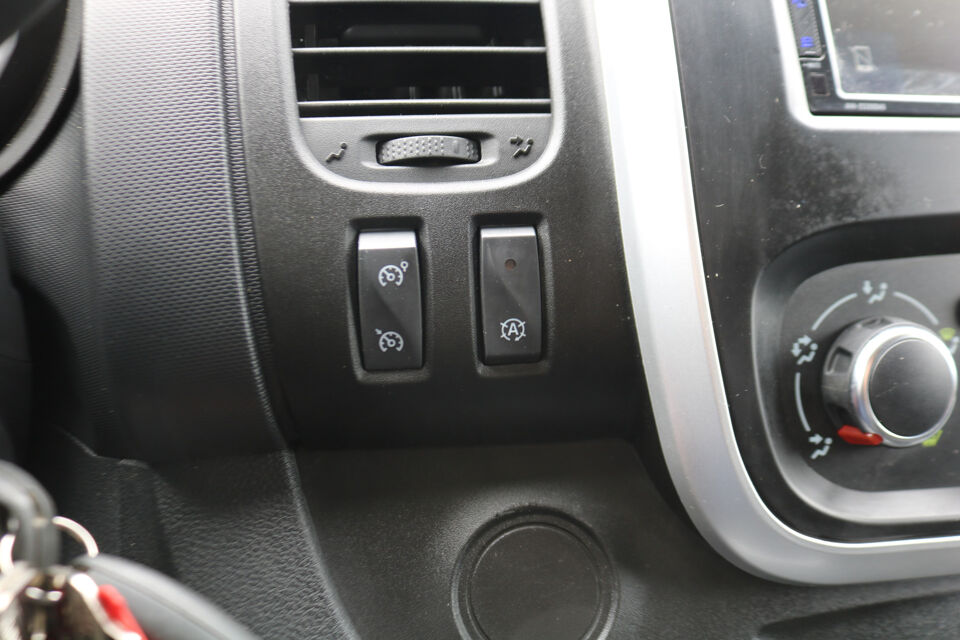 Renault Trafic 2.0 dCi 145pk L2 H1 Airco Imperiaal Trekhaak