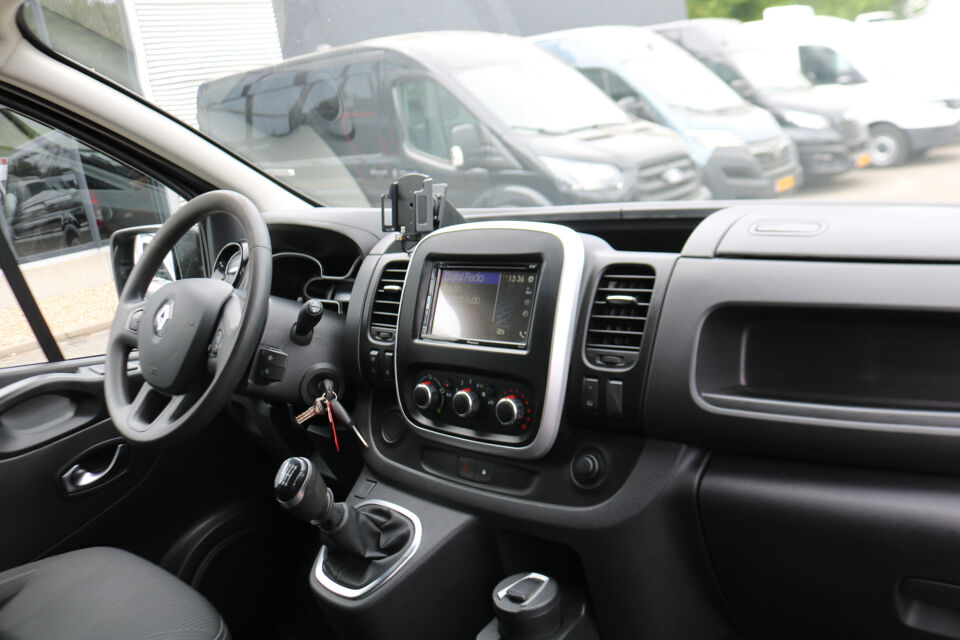 Renault Trafic 2.0 dCi 145pk L2 H1 Airco Imperiaal Trekhaak