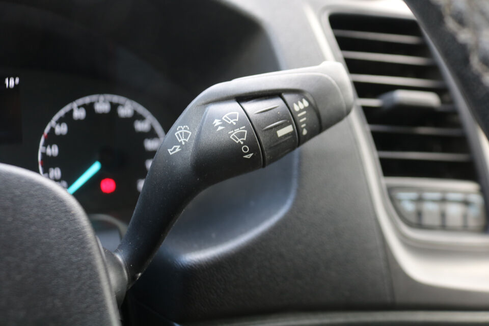 Ford Transit Custom 2.0 TDci 130pk L2 H1 Airco 2.8T Trekhaak