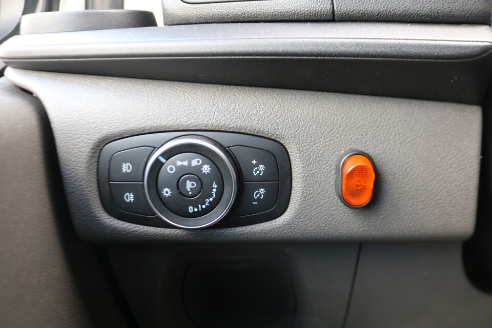 Ford Transit Custom 2.0 TDci 130pk L2 H1 Airco 2.8T Trekhaak