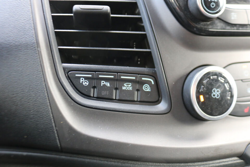 Ford Transit Custom 2.0 TDci 130pk L2 H1 Airco 2.8T Trekhaak