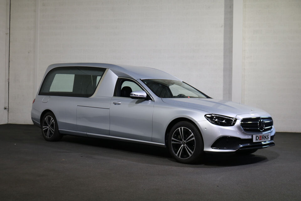 Mercedes-Benz E200T Glaswagen 3-deurs Begrafeniswagen (nieuwe ombouw)