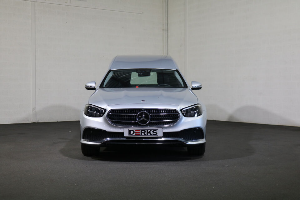 Mercedes-Benz E200T Glaswagen 3-deurs Begrafeniswagen (nieuwe ombouw)