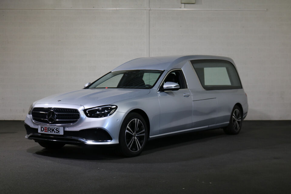 Mercedes-Benz E200T Glaswagen 3-deurs Begrafeniswagen (nieuwe ombouw)