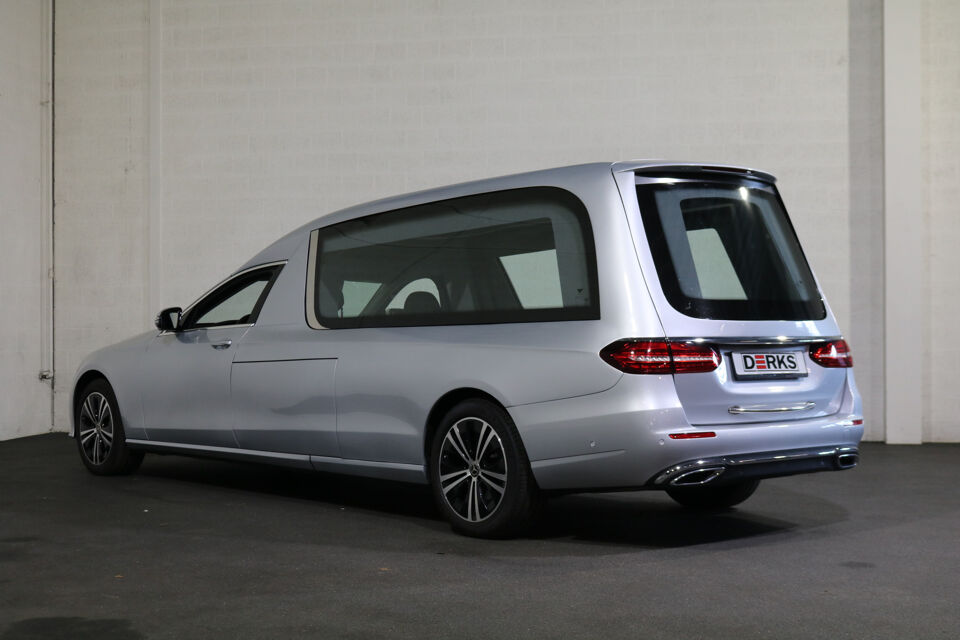 Mercedes-Benz E200T Glaswagen 3-deurs Begrafeniswagen (nieuwe ombouw)
