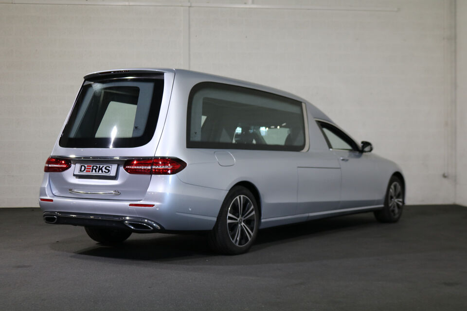 Mercedes-Benz E200T Glaswagen 3-deurs Begrafeniswagen (nieuwe ombouw)