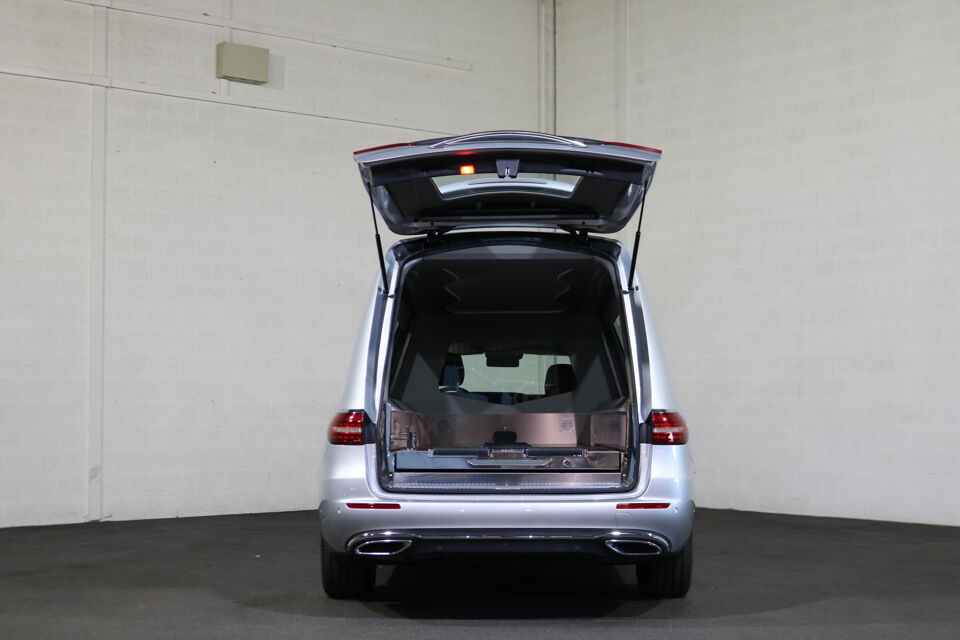 Mercedes-Benz E200T Glaswagen 3-deurs Begrafeniswagen (nieuwe ombouw)