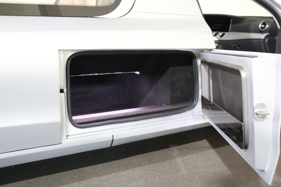 Mercedes-Benz E200T Glaswagen 3-deurs Begrafeniswagen (nieuwe ombouw)