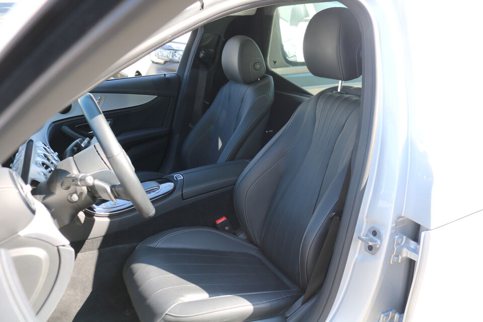 Mercedes-Benz E200T Glaswagen 3-deurs Begrafeniswagen (nieuwe ombouw)