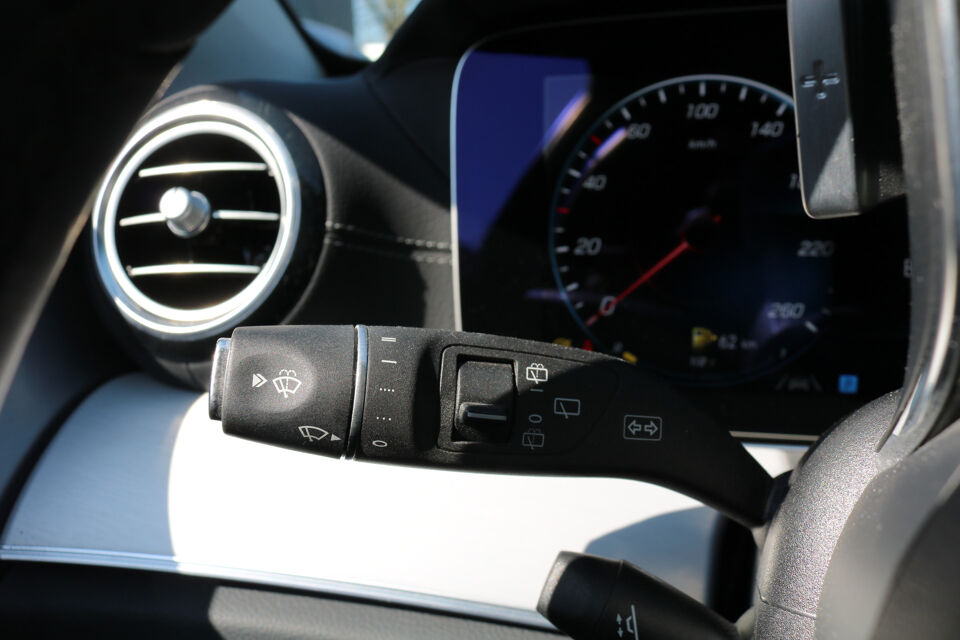 Mercedes-Benz E200T Glaswagen 3-deurs Begrafeniswagen (nieuwe ombouw)