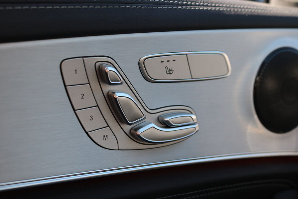 Mercedes-Benz E200T Glaswagen 3-deurs Begrafeniswagen (nieuwe ombouw)