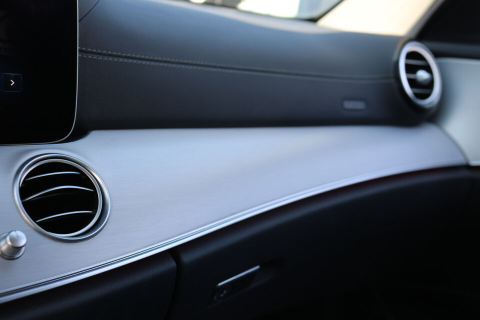 Mercedes-Benz E200T Glaswagen 3-deurs Begrafeniswagen (nieuwe ombouw)