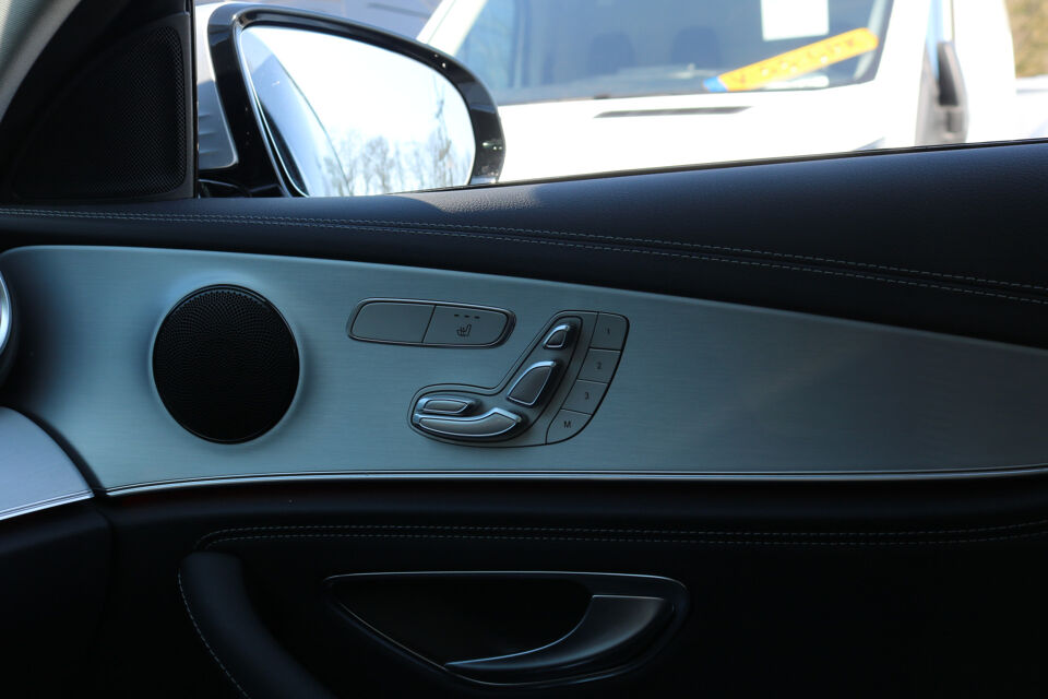 Mercedes-Benz E200T Glaswagen 3-deurs Begrafeniswagen (nieuwe ombouw)