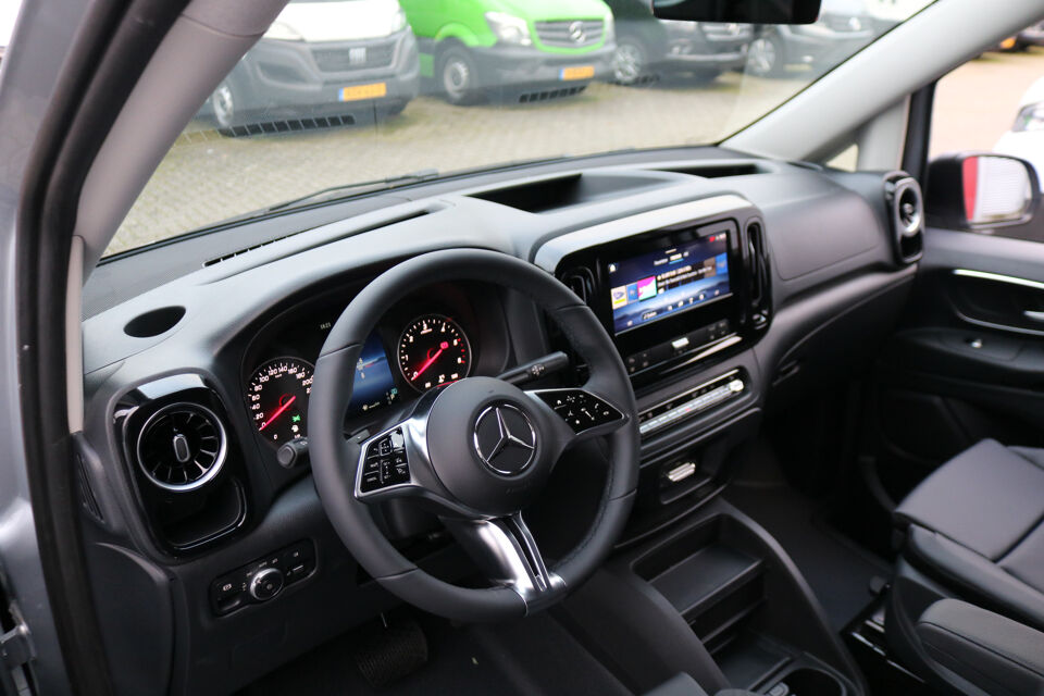 Mercedes-Benz Vito 114 CDI XL Overbrengvoertuig 1x Kist 1x Brancard