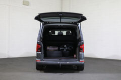 VW-Bedrijfswagens Transporter 2.0 TDI L2 H1 DC 150pk Caravelle Black Edition