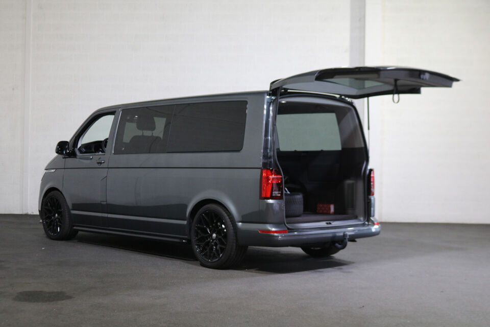 VW-Bedrijfswagens Transporter 2.0 TDI L2 H1 DC 150pk Caravelle Black Edition