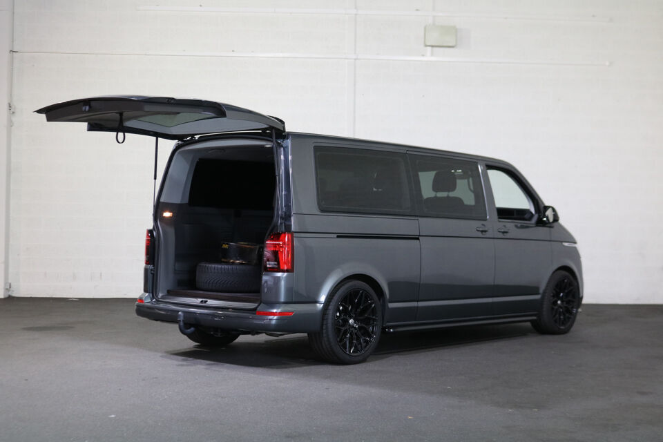 VW-Bedrijfswagens Transporter 2.0 TDI L2 H1 DC 150pk Caravelle Black Edition