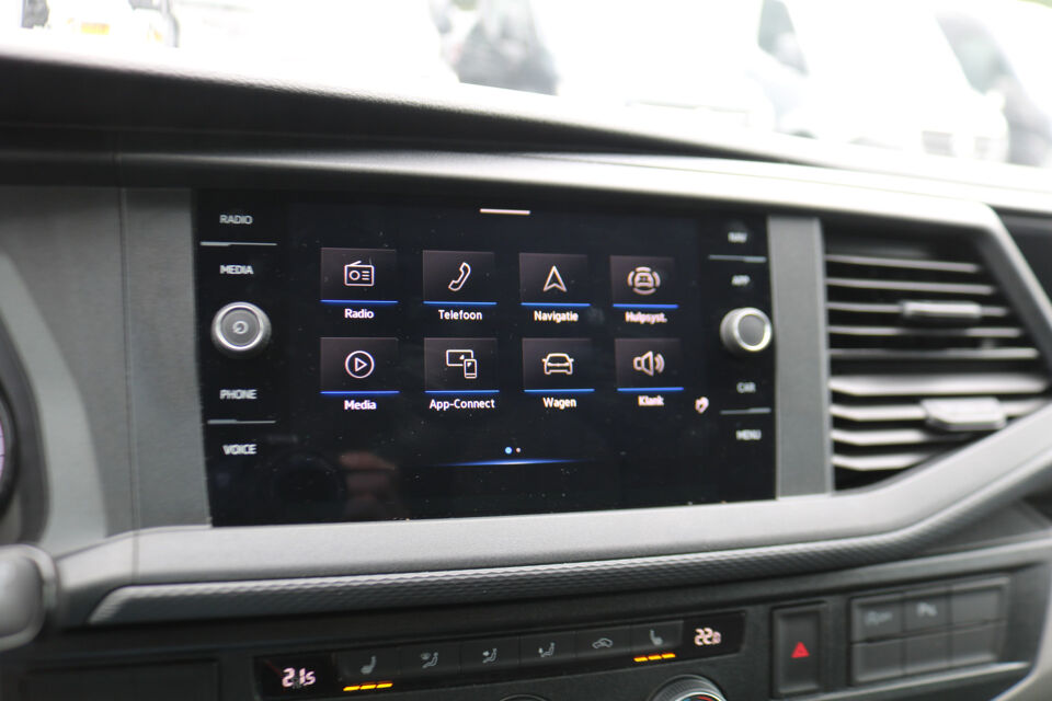VW-Bedrijfswagens Transporter 2.0 TDI L2 H1 DC 150pk Caravelle Black Edition