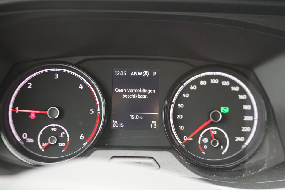 VW-Bedrijfswagens Transporter 2.0 TDI L2 H1 DC 150pk Caravelle Black Edition
