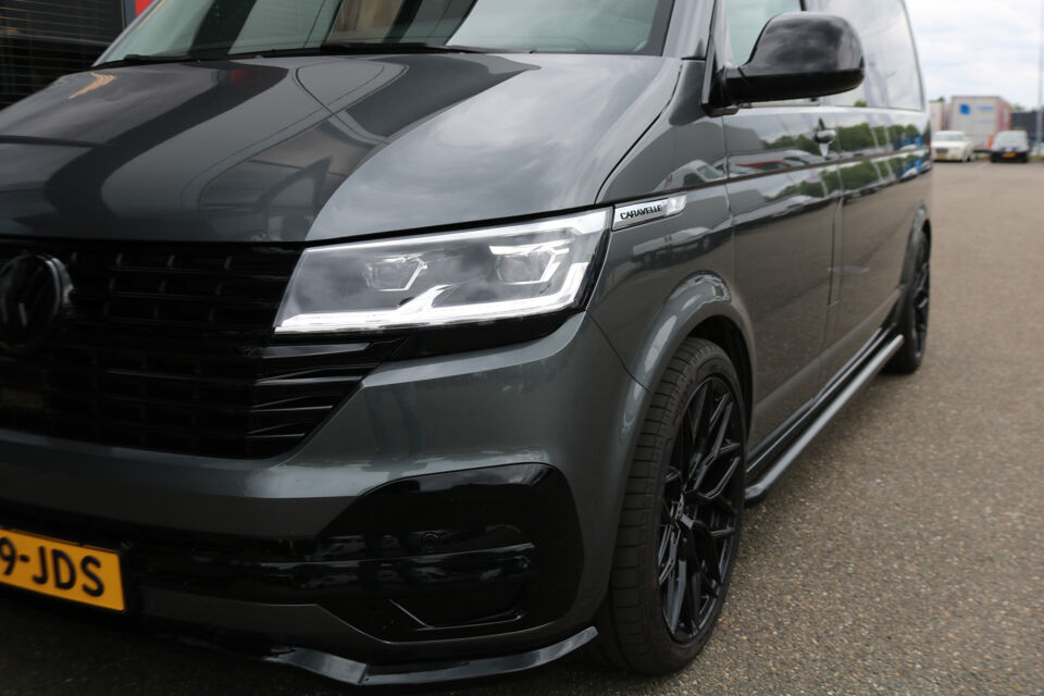 VW-Bedrijfswagens Transporter 2.0 TDI L2 H1 DC 150pk Caravelle Black Edition