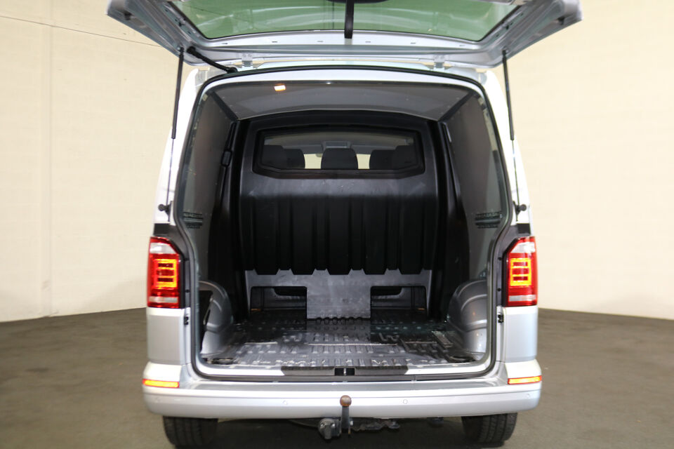 VW-Bedrijfswagens Transporter 2.0 TDI L2 H1 150pk DC 4-Motion Automaat Airco Led Trekhaak Camera