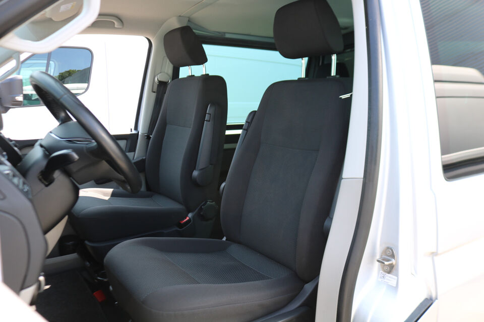 VW-Bedrijfswagens Transporter 2.0 TDI L2 H1 150pk DC 4-Motion Automaat Airco Led Trekhaak Camera