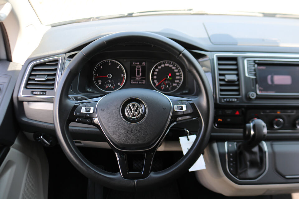 VW-Bedrijfswagens Transporter 2.0 TDI L2 H1 150pk DC 4-Motion Automaat Airco Led Trekhaak Camera