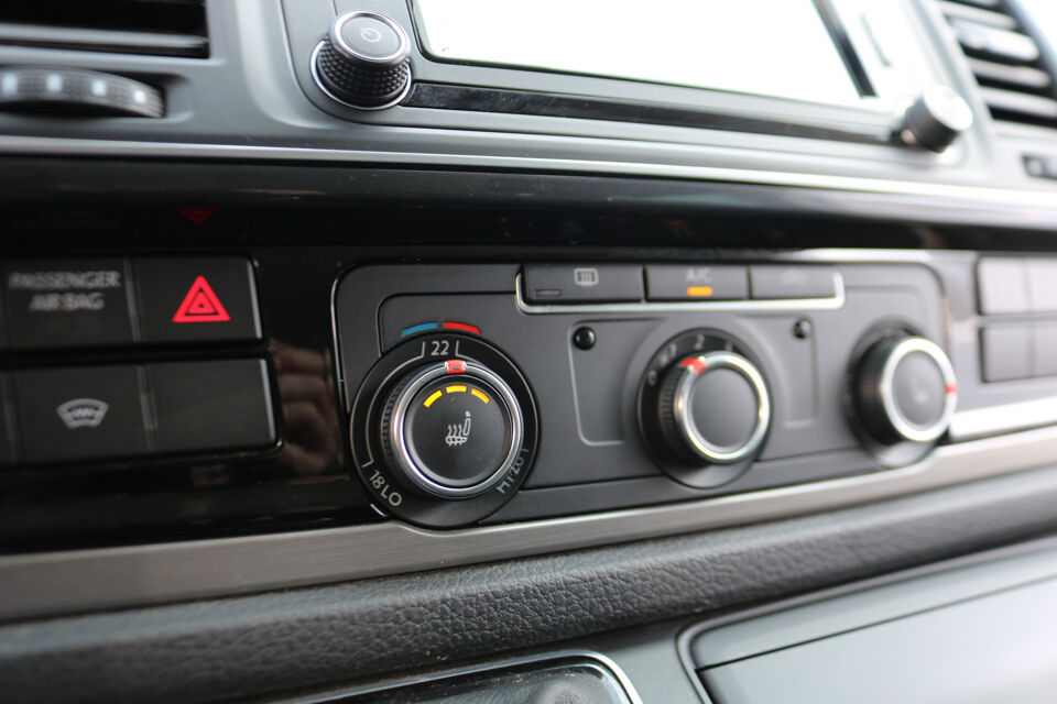 VW-Bedrijfswagens Transporter 2.0 TDI L2 H1 150pk DC 4-Motion Automaat Airco Led Trekhaak Camera