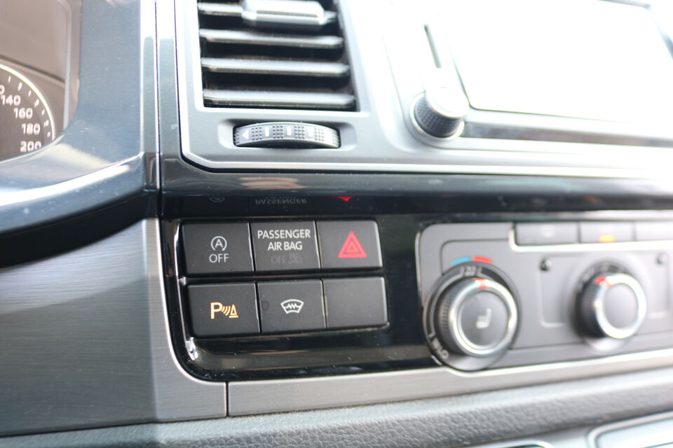 VW-Bedrijfswagens Transporter 2.0 TDI L2 H1 150pk DC 4-Motion Automaat Airco Led Trekhaak Camera
