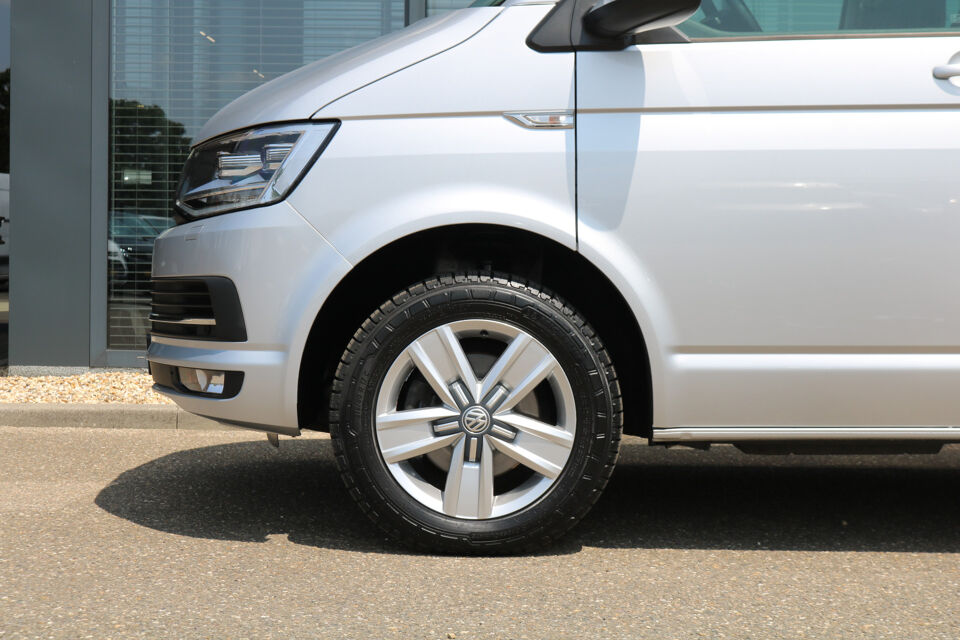 VW-Bedrijfswagens Transporter 2.0 TDI L2 H1 150pk DC 4-Motion Automaat Airco Led Trekhaak Camera