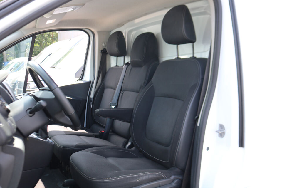 Renault Trafic 2.0 dCi 145pk L2 H1 Airco Navigatie Camera