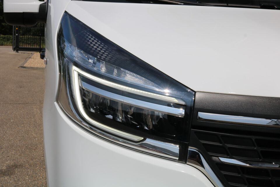 Renault Trafic 2.0 dCi 145pk L2 H1 Airco Navigatie Camera