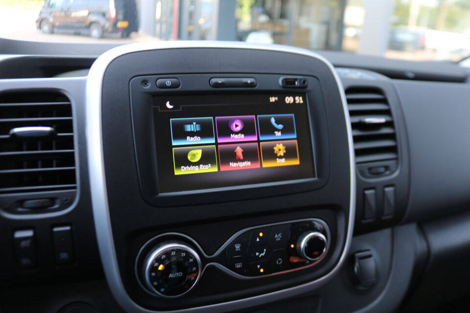 Renault Trafic 2.0 dCi 145pk L1 H1 Airco Navigatie Imperiaal