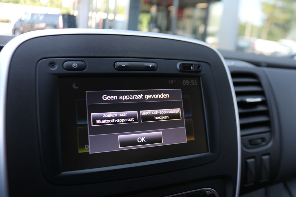 Renault Trafic 2.0 dCi 145pk L1 H1 Airco Navigatie Imperiaal