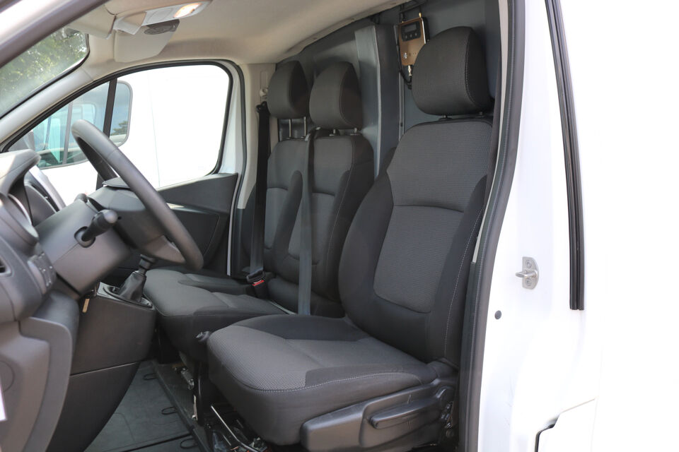 Renault Trafic 2.0 dCi 120pk L1 H1 Koelwagen Dag en Nacht Airco Navigatie Trekhaak