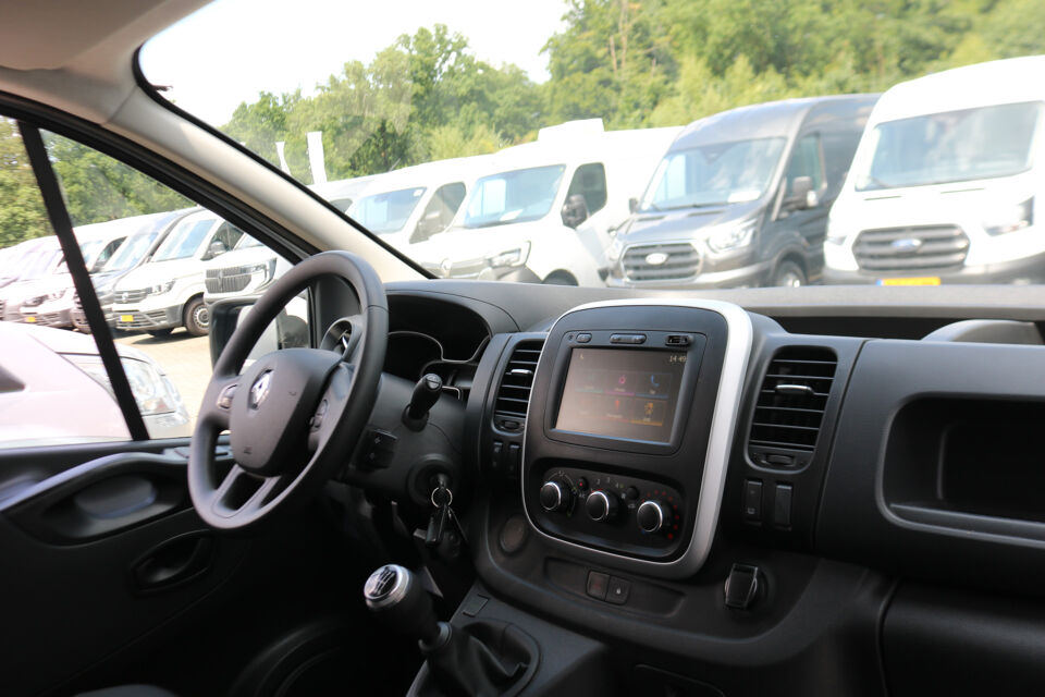 Renault Trafic 2.0 dCi 120pk L1 H1 Koelwagen Dag en Nacht Airco Navigatie Trekhaak