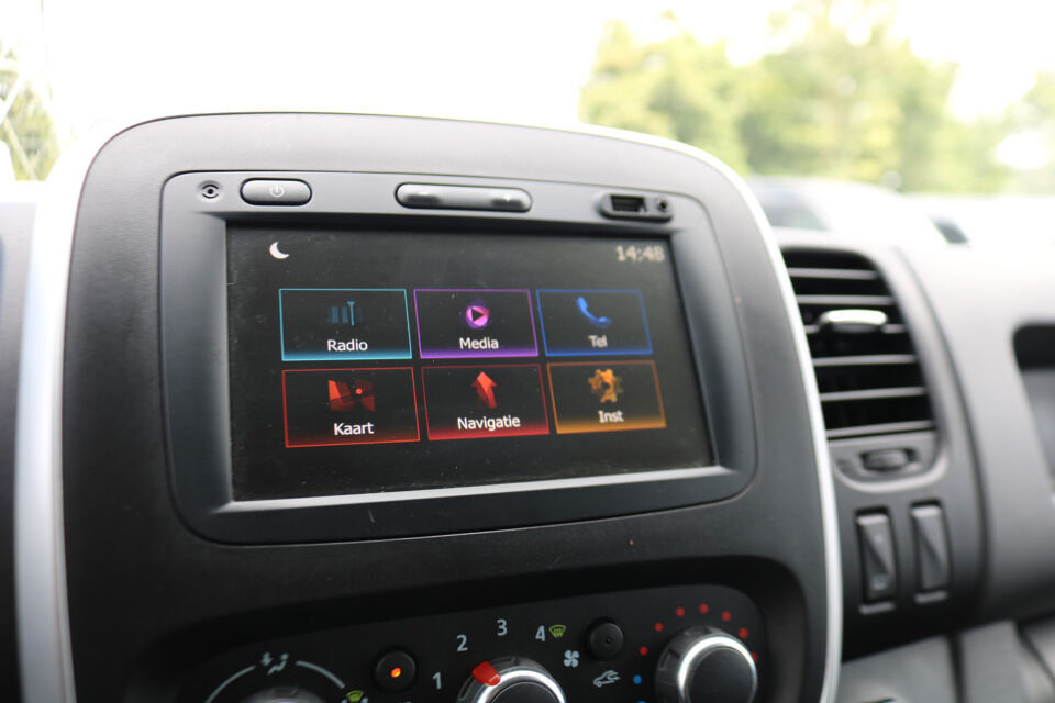 Renault Trafic 2.0 dCi 120pk L1 H1 Koelwagen Dag en Nacht Airco Navigatie Trekhaak