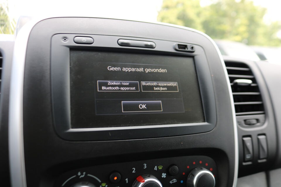 Renault Trafic 2.0 dCi 120pk L1 H1 Koelwagen Dag en Nacht Airco Navigatie Trekhaak