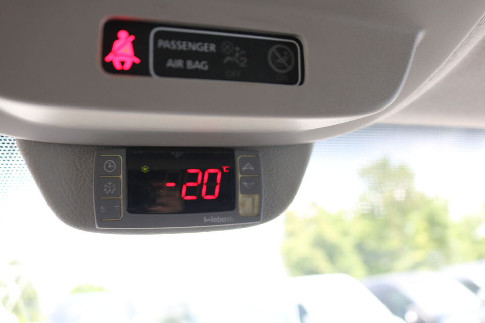 Renault Trafic 2.0 dCi 120pk L1 H1 Koelwagen Dag en Nacht Airco Navigatie Trekhaak